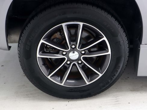 Used 2016 Dodge Grand Caravan SXT FWD image 31