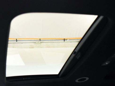 Used 2023 Chevrolet Traverse Premier image 33