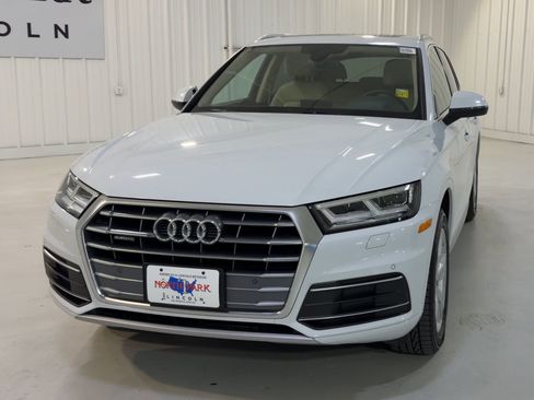 Used 2019 Audi Q5 2.0T Premium Plus w/ Premium Plus Package image 4