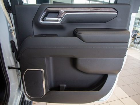 Used 2024 Chevrolet Silverado 2500 LTZ w/ LTZ Plus Package image 11