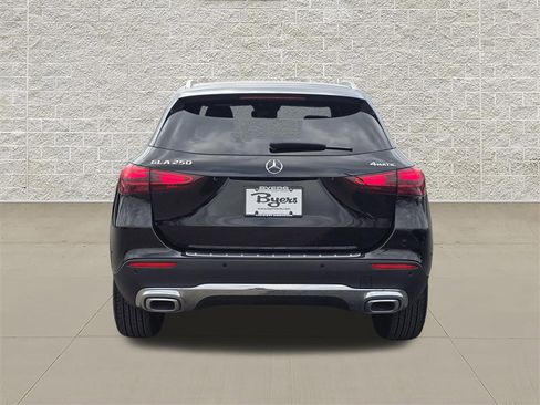 Used 2025 Mercedes-Benz GLA 250 4MATIC image 6