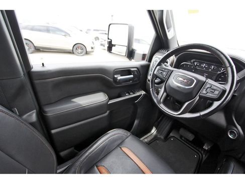 Used 2021 GMC Sierra 2500 AT4 AWD/4WD image 8