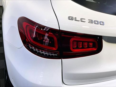 Used 2022 Mercedes-Benz GLC 300 4MATIC image 28