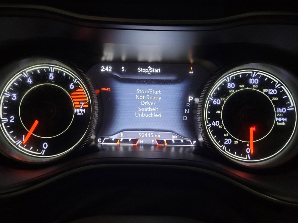 Used 2019 Jeep Cherokee Limited FWD image 23