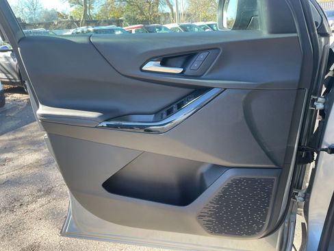 Used 2025 Chevrolet Equinox LT image 20