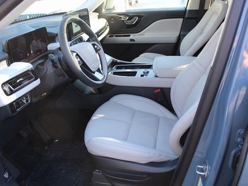 New 2026 Lincoln Aviator Reserve w/ Jet Appearance Package AWD/4WD image 12