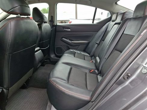 Used 2024 Nissan Altima 2.5 SR FWD image 11