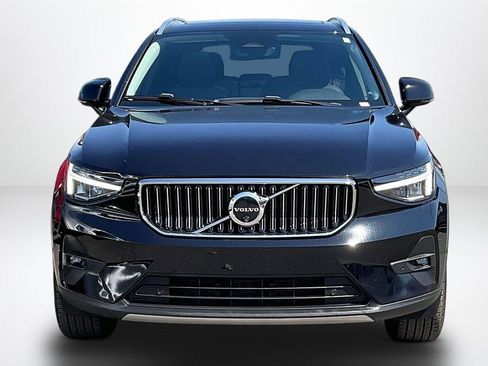 Used 2024 Volvo XC40 B5 Plus w/ Protection Package Premier image 2