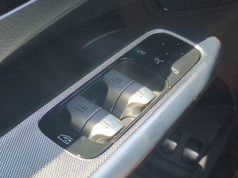 New 2025 Mercedes-Benz GLC 350e 4MATIC image 11