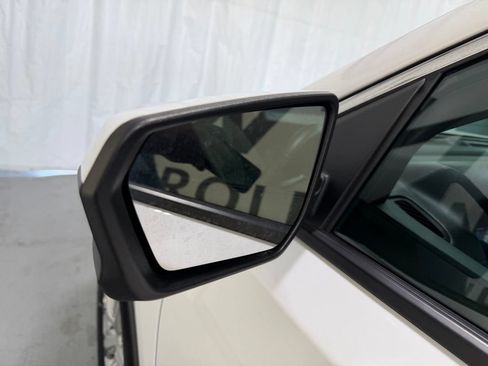Used 2024 GMC Terrain SLE FWD image 9