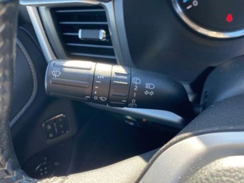 Used 2024 Ford Expedition Max XLT image 12