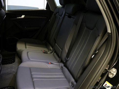 Used 2023 Audi Q5 2.0T Premium Plus w/ Premium Plus Package AWD/4WD image 12