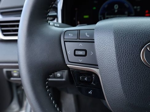 Used 2025 Toyota Camry SE image 24