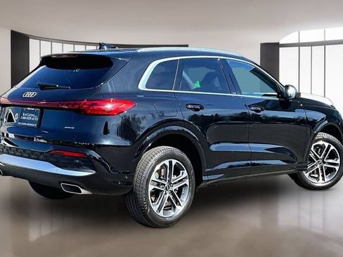 Used 2025 Audi Q5 Premium w/ 19" Wheel Package AWD/4WD image 5
