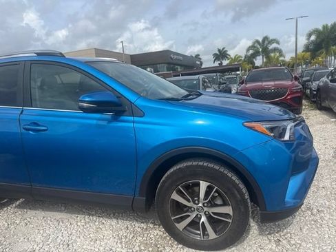 Used 2018 Toyota RAV4 XLE FWD image 4