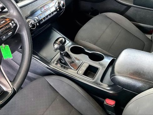 Used 2017 Kia Sorento LX image 15