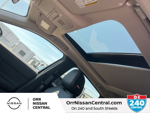 New 2025 Nissan Kicks SR w/ SR Premium Package image 18