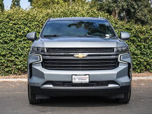 Used 2024 Chevrolet Suburban LT AWD/4WD image 2