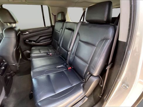 Used 2016 Chevrolet Suburban LS RWD image 20