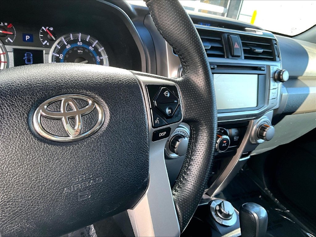 Used 2018 Toyota 4Runner SR5 AWD/4WD image 20
