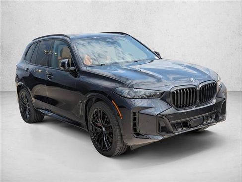 Used 2024 BMW X5 xDrive40i w/ M Sport Package AWD/4WD image 3