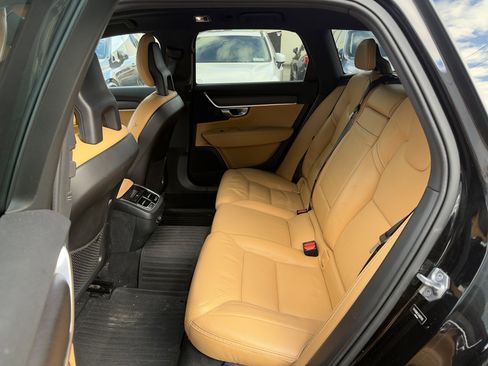 Used 2018 Volvo V90 T5 Cross Country w/ Convenience Package image 33