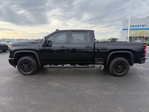 Used 2024 Chevrolet Silverado 2500 LTZ w/ LTZ Plus Package AWD/4WD image 2