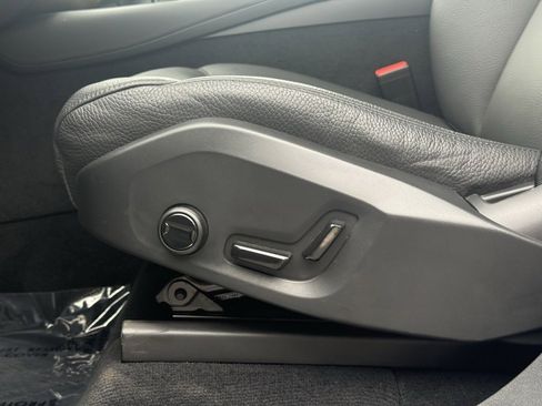 Used 2025 Volvo XC90 B6 Ultra image 12