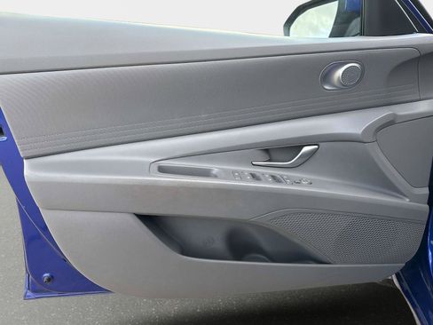 Used 2023 Hyundai Elantra SEL w/ Cargo Package image 17