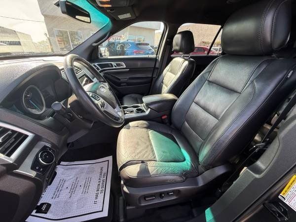 Used 2015 Ford Explorer XLT w/ Equipment Group 202A FWD image 9