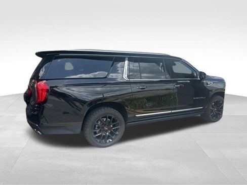 Used 2023 GMC Yukon XL Denali AWD/4WD image 5