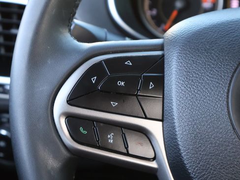 Used 2020 Jeep Cherokee Latitude Plus w/ Comfort/Convenience Group image 14