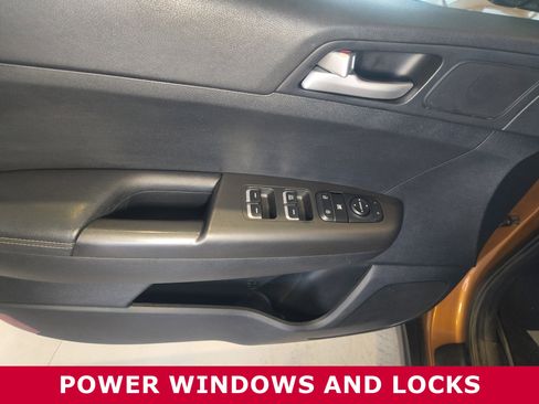 Used 2018 Kia Sportage LX image 22