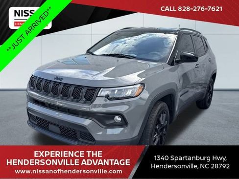 Used 2023 Jeep Compass Altitude image 1