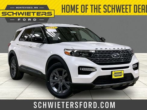 Certified 2023 Ford Explorer XLT w/ Equipment Group 202A AWD/4WD image 1