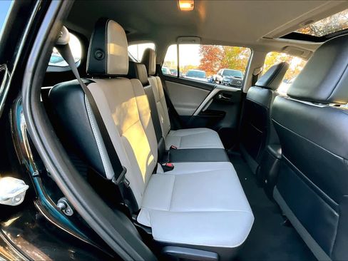 Used 2018 Toyota RAV4 Limited w/ Advanced Technology Package AWD/4WD image 19