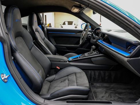 Used 2022 Porsche 911 GT3 image 40