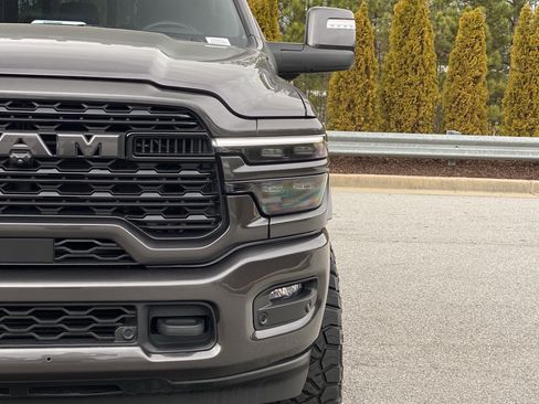 Used 2025 RAM 3500 Limited image 21