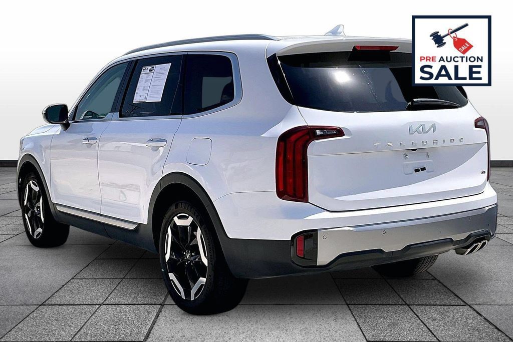 Used 2025 Kia Telluride S AWD/4WD image 12