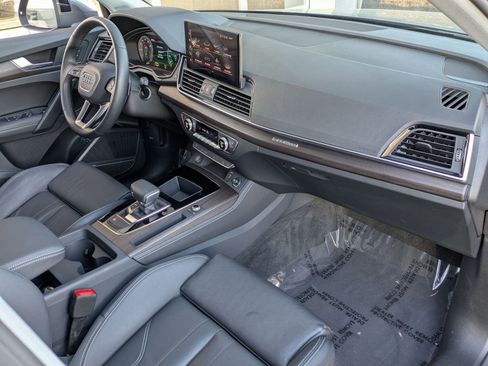Used 2024 Audi Q5 e Premium Plus w/ Premium Plus Package image 21