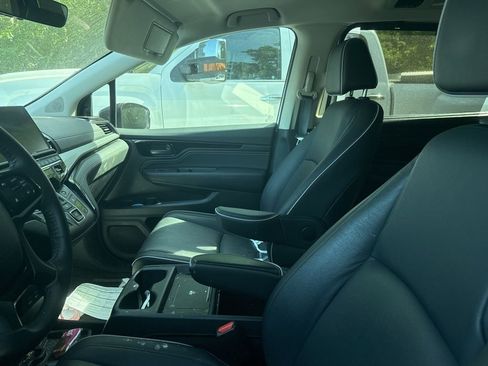 Used 2025 Honda Odyssey Touring image 9