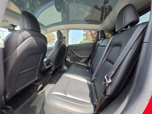 Used 2021 Tesla Model Y Long Range AWD/4WD image 13