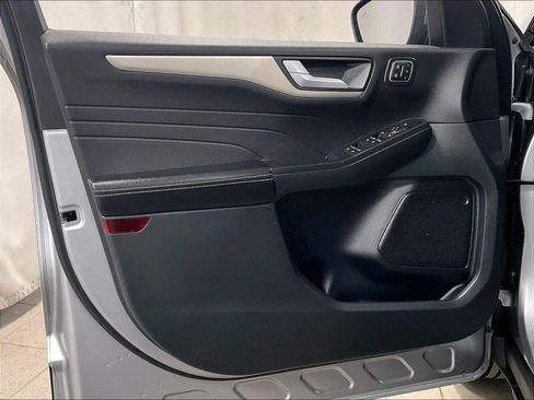 Used 2022 Ford Escape SEL w/ Technology Package image 9