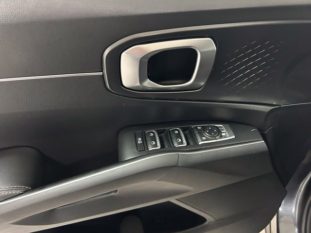 Used 2022 Kia Sorento S FWD image 17