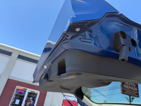 Used 2018 Ford Escape SE w/ SE Sync 3 Package AWD/4WD image 8