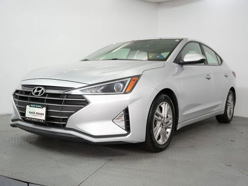 Used 2019 Hyundai Elantra SEL FWD image 3