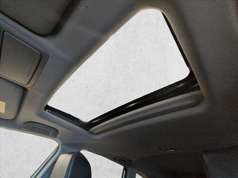 Used 2022 Honda CR-V Touring image 16