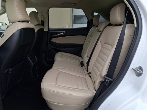 Used 2022 Ford Edge SEL w/ Convenience Package image 10