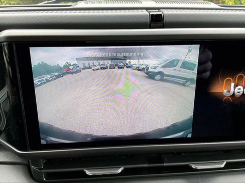 Used 2024 Jeep Wrangler Unlimited Rubicon w/ Capability Package AWD/4WD image 21