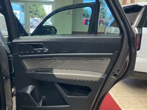 Used 2023 Volkswagen Atlas Cross Sport SE AWD/4WD image 8